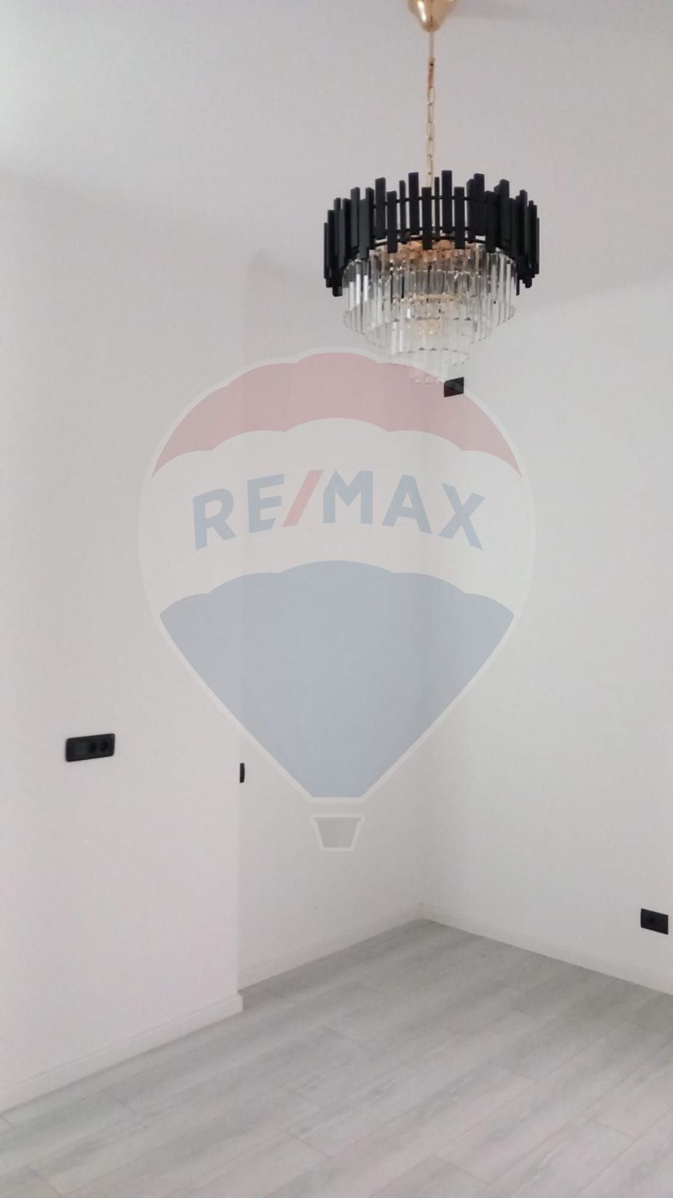 VANZARE Apartament cu 3 camere in zona Dacia