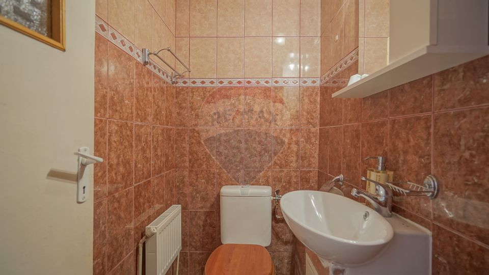 Apartament cu 3 camere de vânzare în Tractorul, Str. Independentei