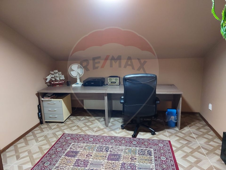 5 room House / Villa for sale