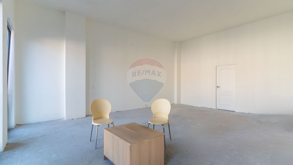 296sq.m Office Space for rent, Ultracentral area
