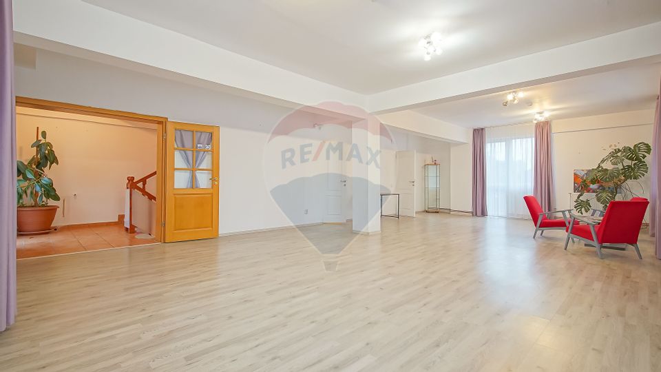 CENTRAL - Clădire birouri DE INCHIRIAT - ETAJ 1