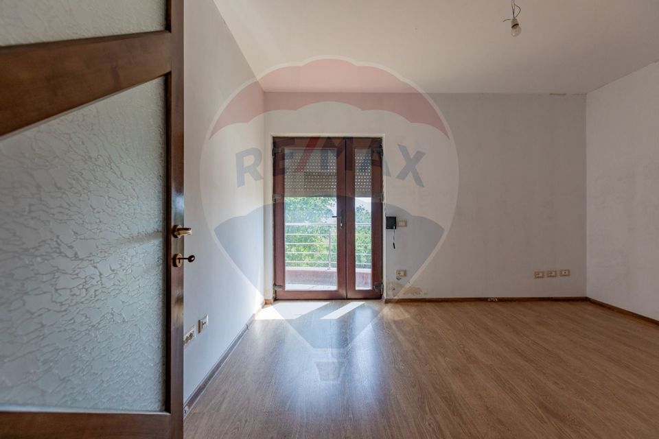 4 room House / Villa for sale