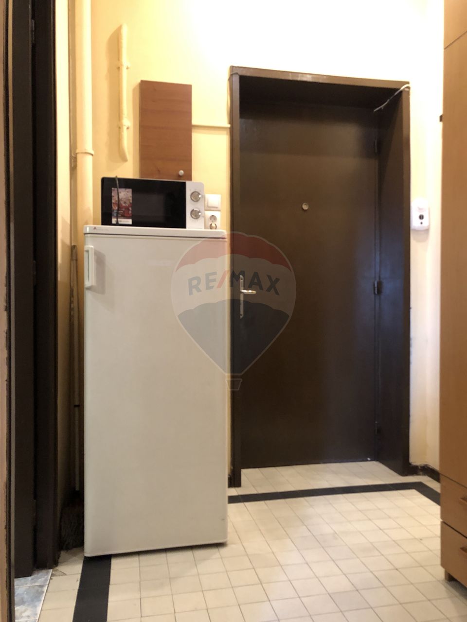 Garsonieră decomandată, vedere catre Dâmbovița, Unirii- bloc fara risc