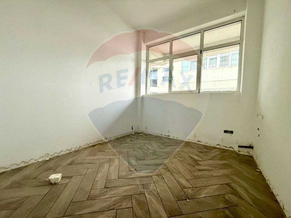 186sq.m Commercial Space for rent