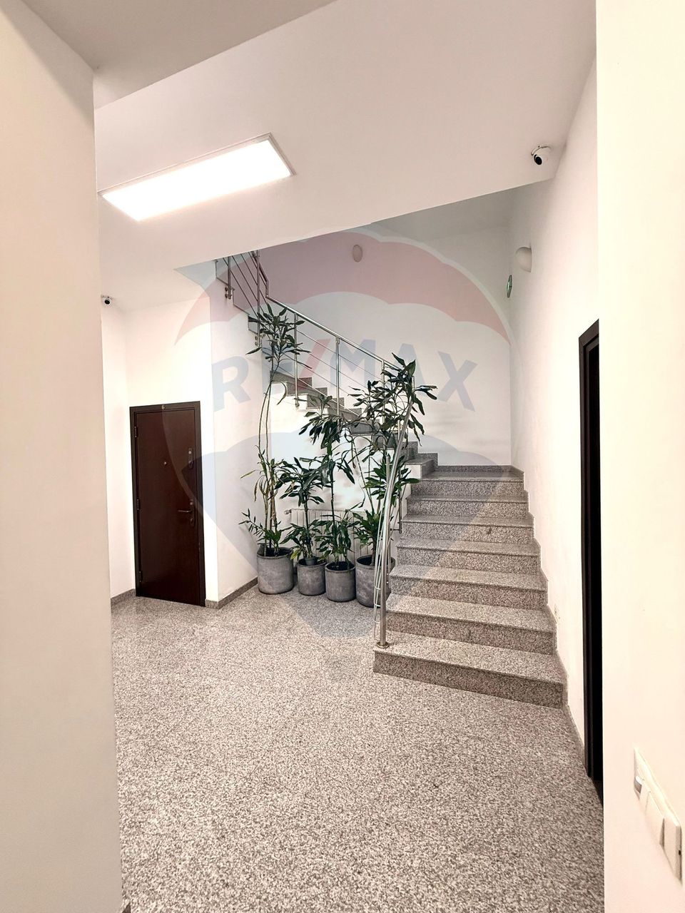 100sq.m Commercial Space for rent, P-ta Victoriei area