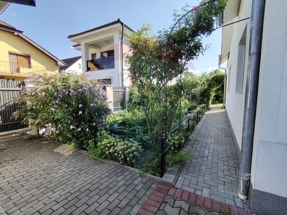 8 room House / Villa for sale, Central area