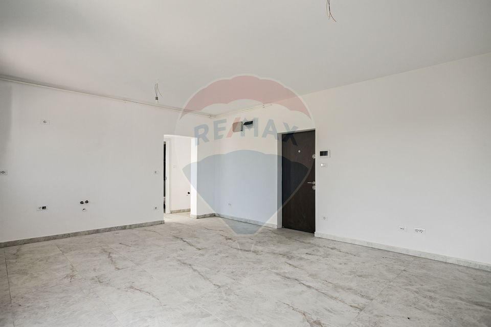 Apartament Nou 3 camere de vânzare zona Gradiste