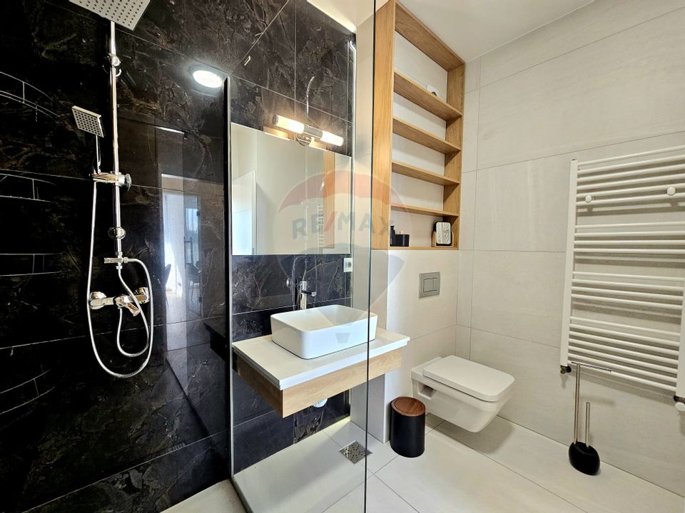 Penthouse superb cu 4 camere de închiriat în zona Andrei Muresanu