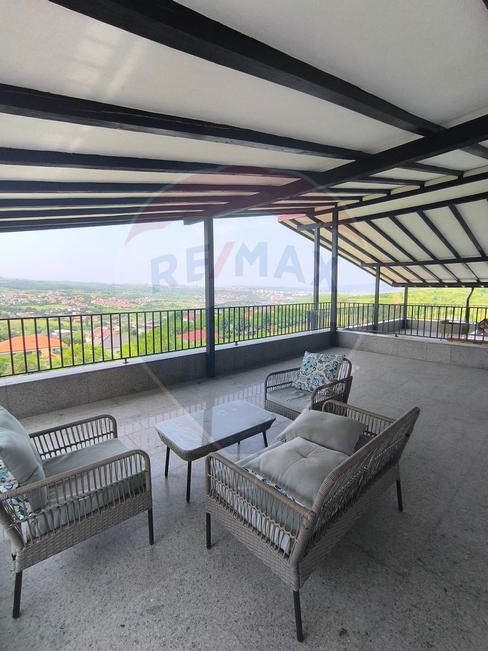 Casă 4 camere de inchiriat in Borhanci