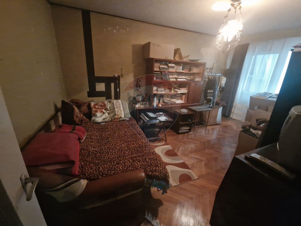Apartament cu 2 camere de vânzare în zona Maratei