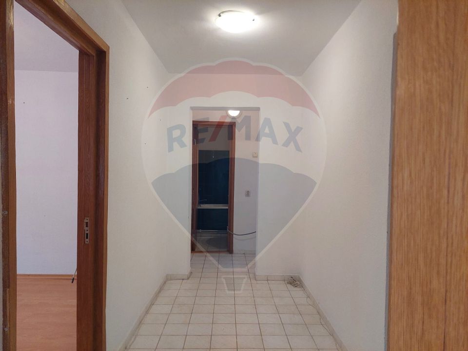 Apartament cu 3 camere de vanzare