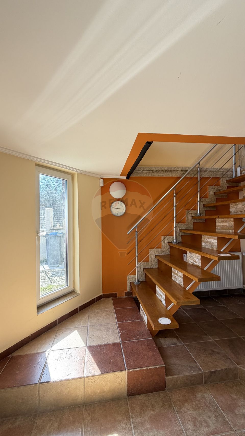 Casă cu vedere spectaculoasă - pentru locuit sau investiție turistică