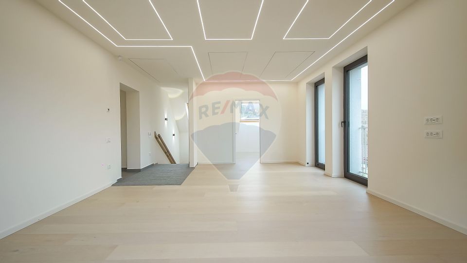 Armonie între tradiție și modernitate – Vilă contemporană în Brasov