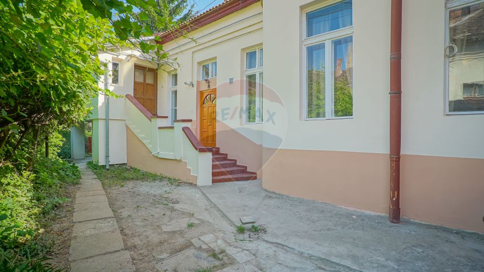 Apartament recent renovat langă Teatrul Dramatic. Fără comision!