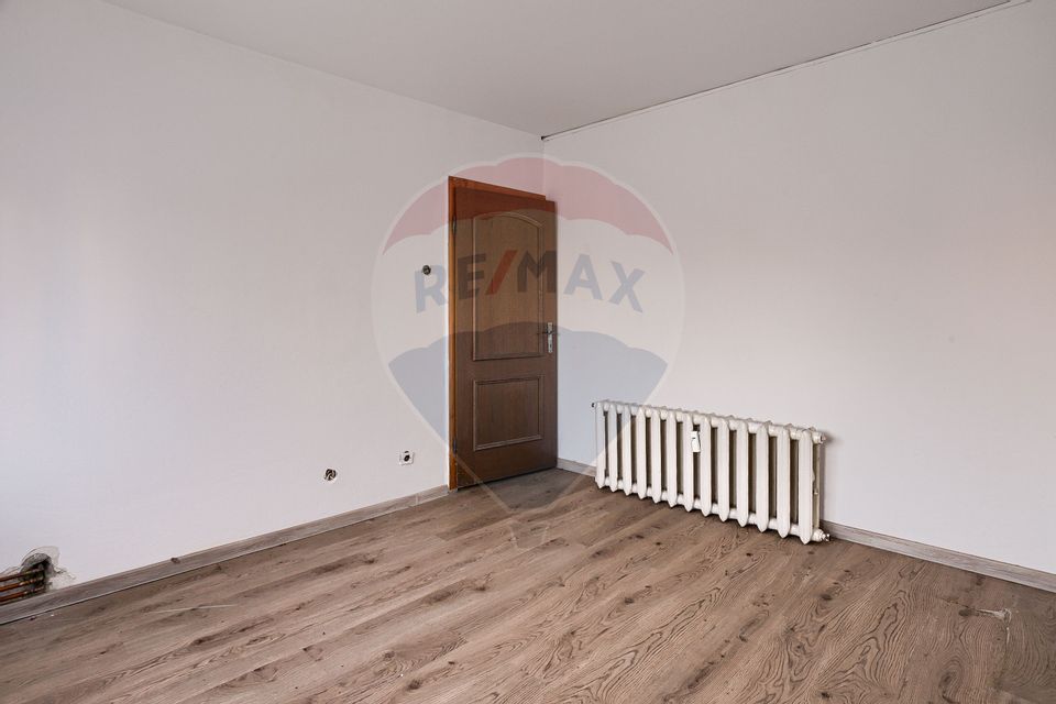 Apartament 3 camere de vânzare parter, pe Calea Aurel Vlaicu