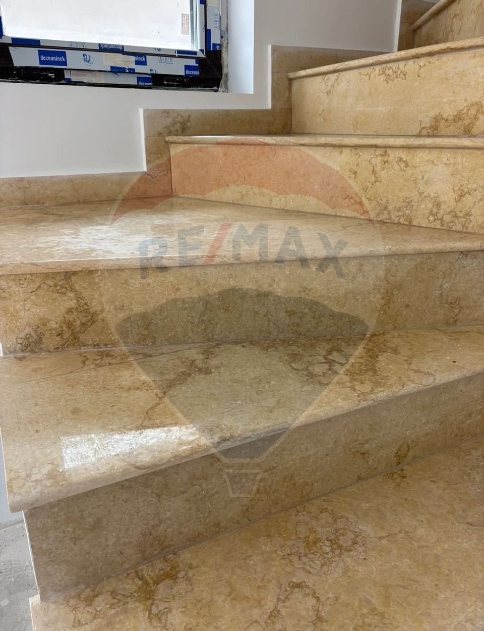 House for sale with 5 rooms and courtyard – Bragadiru