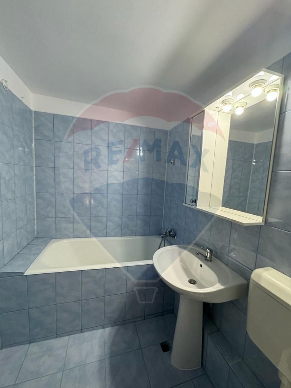 Apartament cu 3 camere de vânzare în zona Brancoveanu