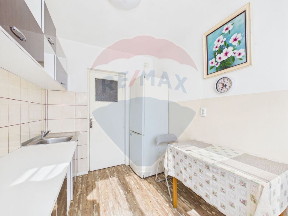 Apartament cu 2 camere de vanzare în zona Pajura