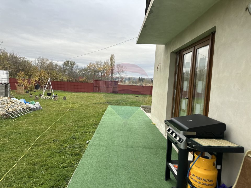 4 room House / Villa for sale