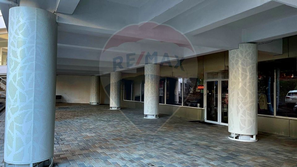 165sq.m Commercial Space for rent, Ultracentral area