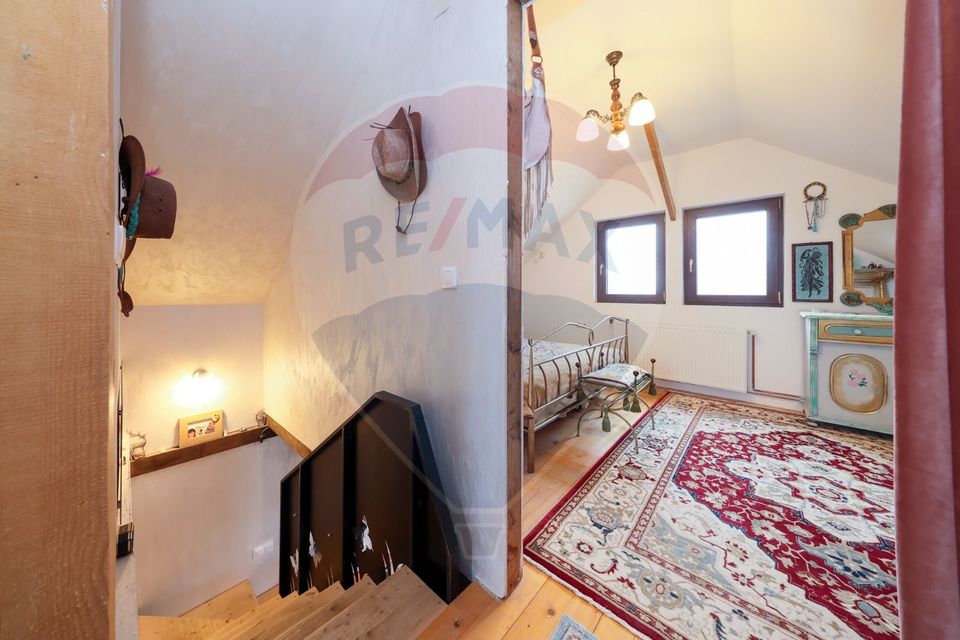 Ansamblu rezidențial cu casă principală și anexe, teren 1.487 mp