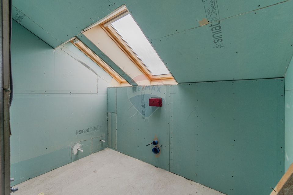 Cladire de 902 mp utili de vânzare, zona Grivitei - DN 13, COMISION 0