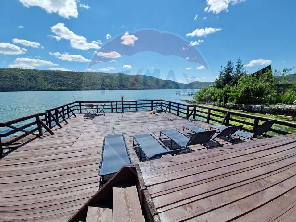 20 room Hotel / Pension for sale