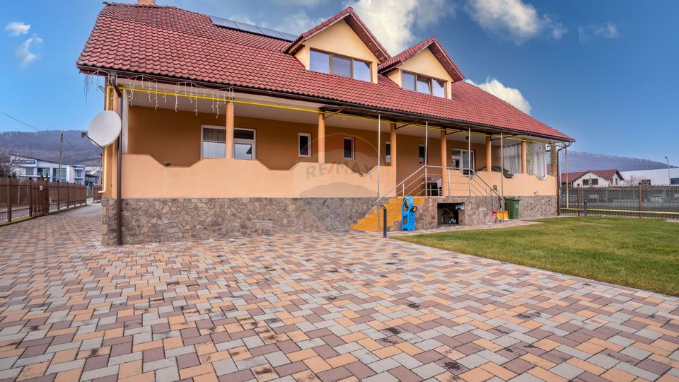 16 room Hotel / Pension for sale