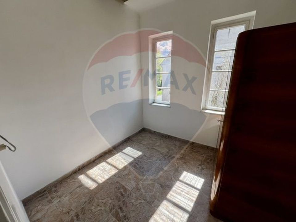 Apartament la casa de vanzare