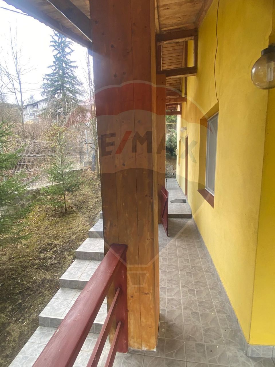 DE VANZARE Casă / Vilă cu 6 camere  Podul Dambovitei/ Arges