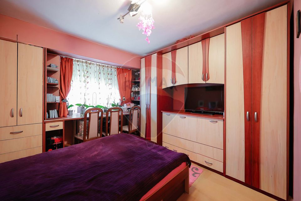 Apartament cu 4 camere, de vânzare în zona Rogerius