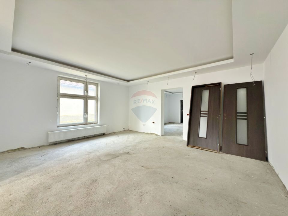 Casă cu 2 camere de vânzare loc. Frumușeni, jud. Arad