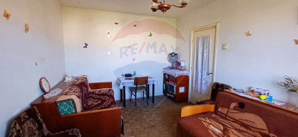 Apartament, 2 camere  decomandate de vânzare  in zona 9 Mai