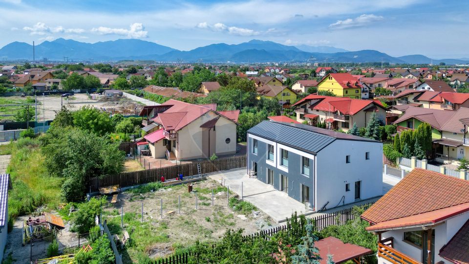 Casă / Vilă cu 4 camere de vânzare