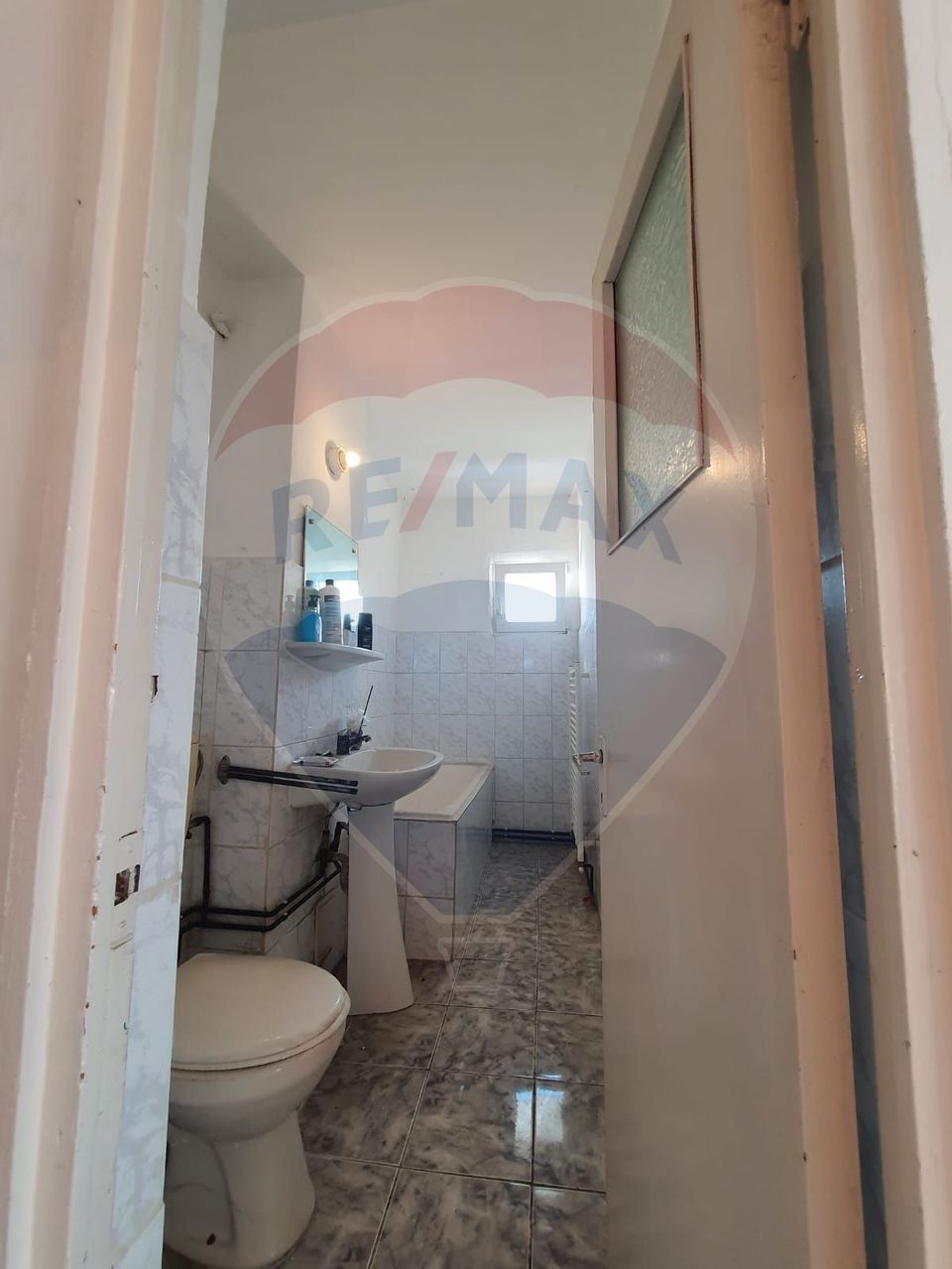 Apartament cu 3 camere de vânzare în zona Vitrometan