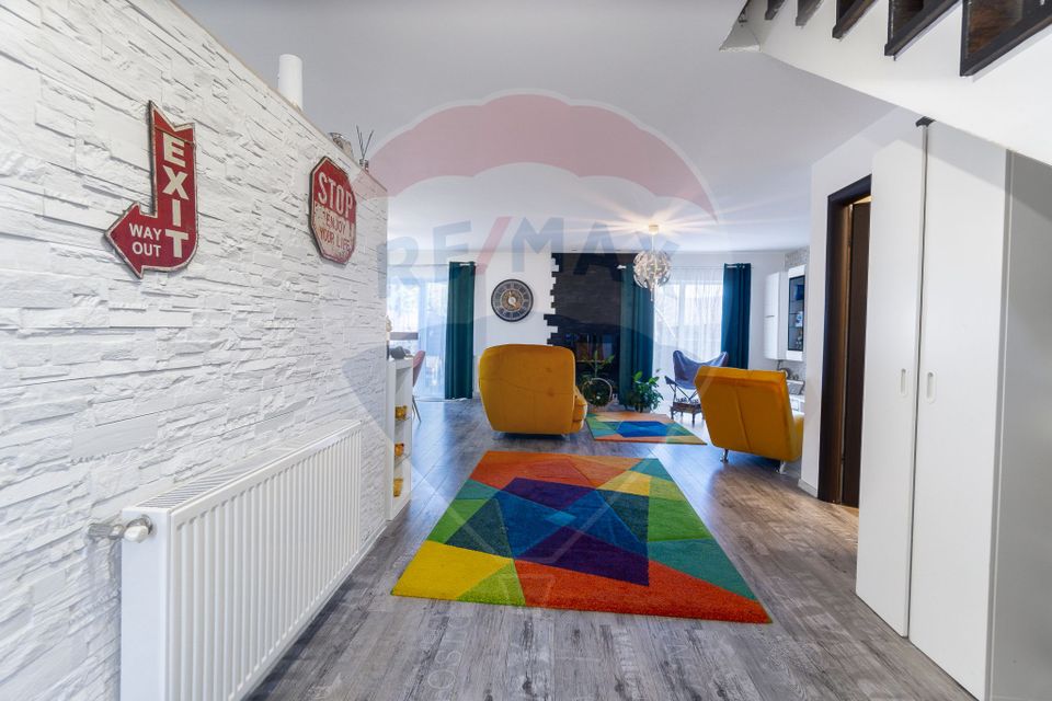 Casă / Vilă cu 4 camere de vânzare în zona Central