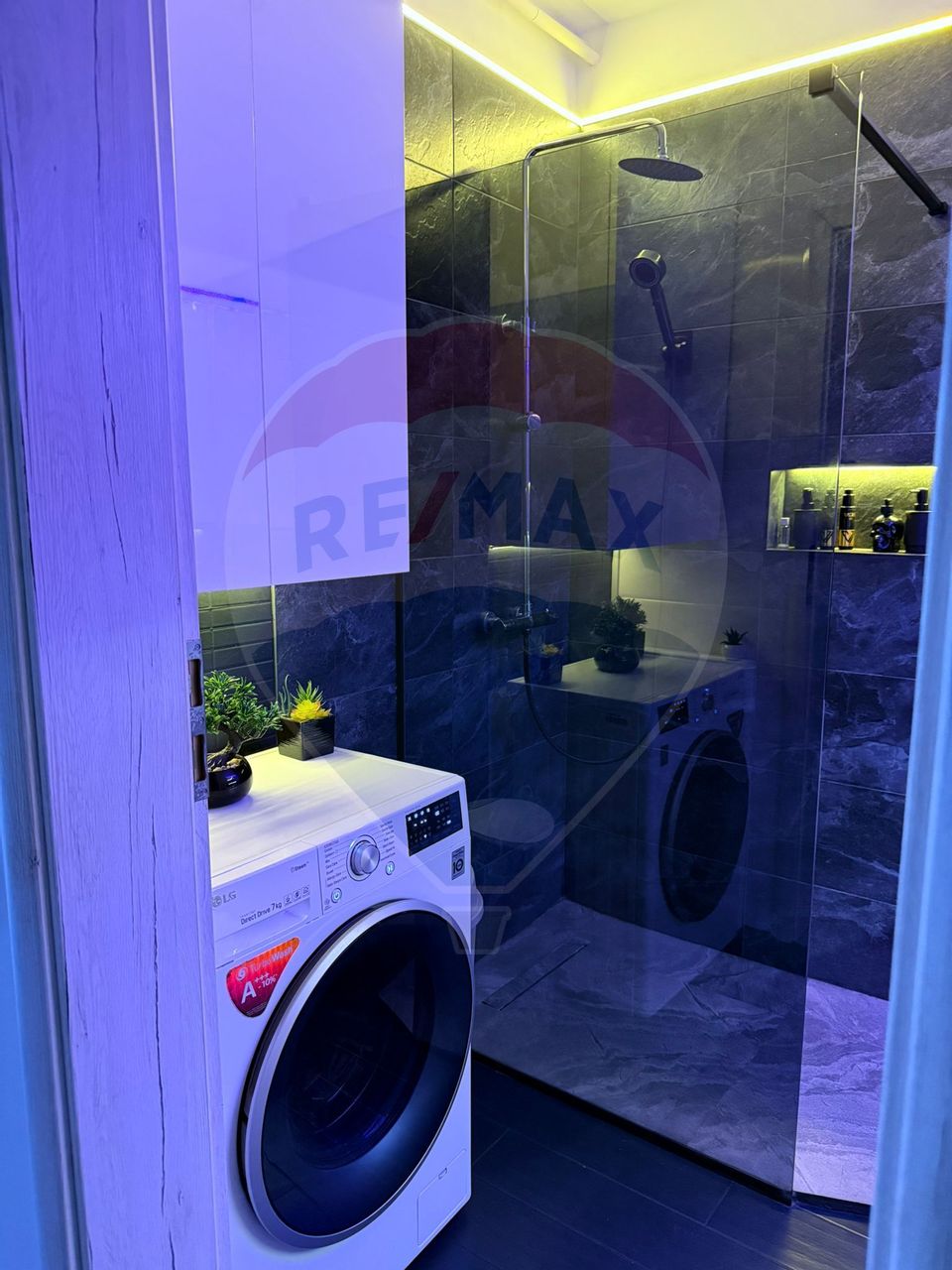 Apartament cu 3 camere + balcon mare - zona de case - Weiner Palada