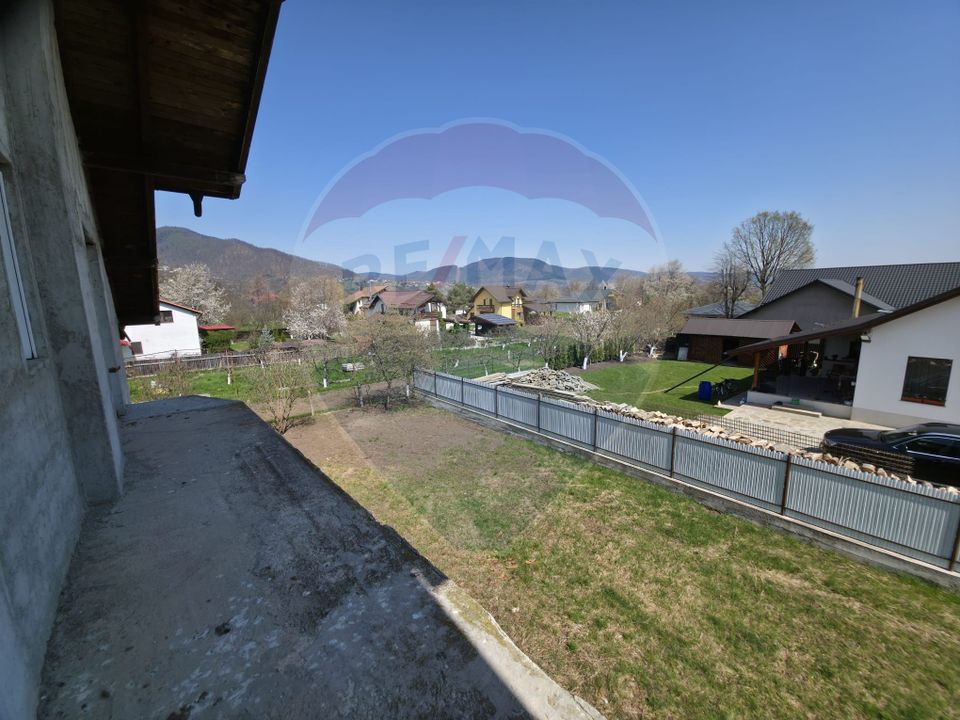 Teren intravilan + casă la roșu de vânzare – Vădurele, jud. Neamț