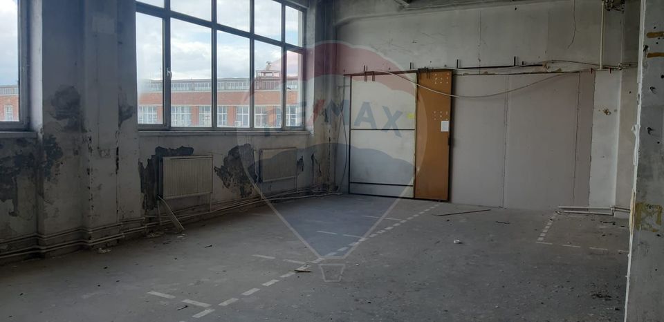 Spații industriale 200-432 mp . Baicului etaj lift marfa