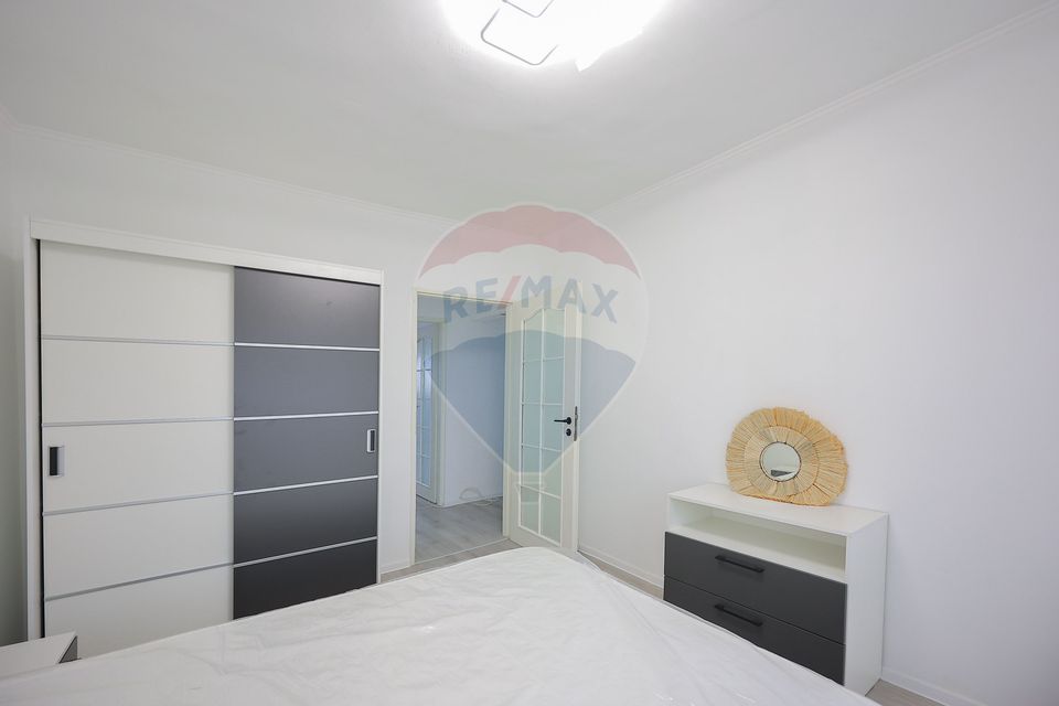 Apartament cu 3 camere de vânzare, zona Ioșia