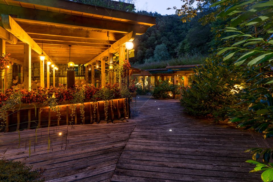 Vând Hotel / Pensiune Lara și Mara, Valea Ierii, muntii Apuseni