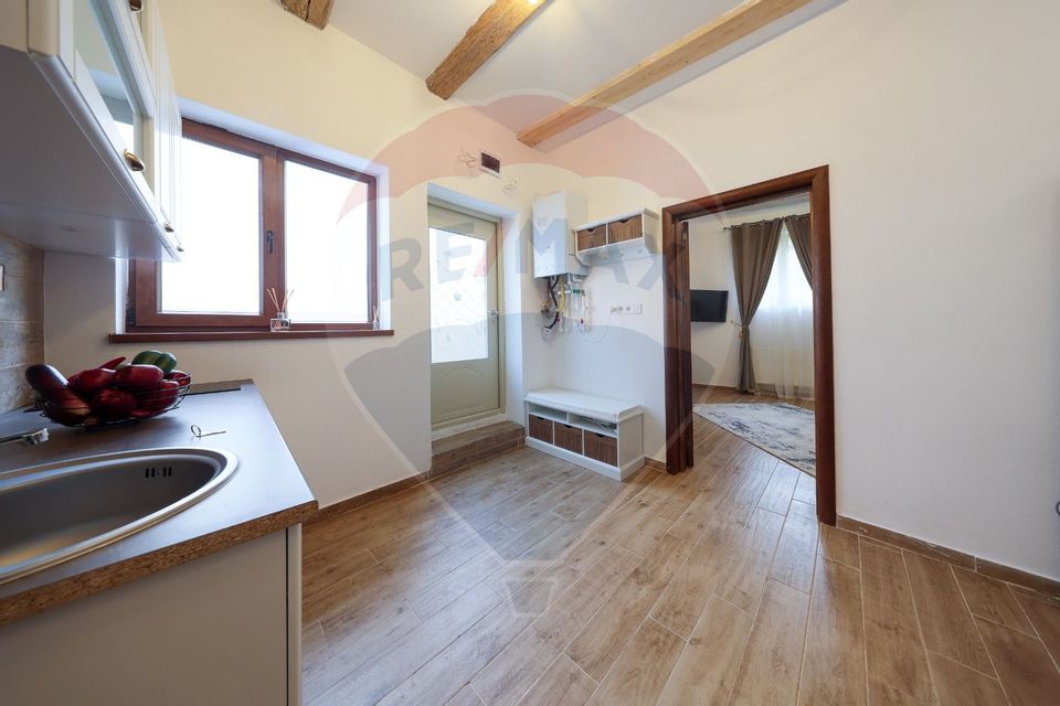 Casă cu 2 camere + curte 40 mp în zona Centrul Istoric