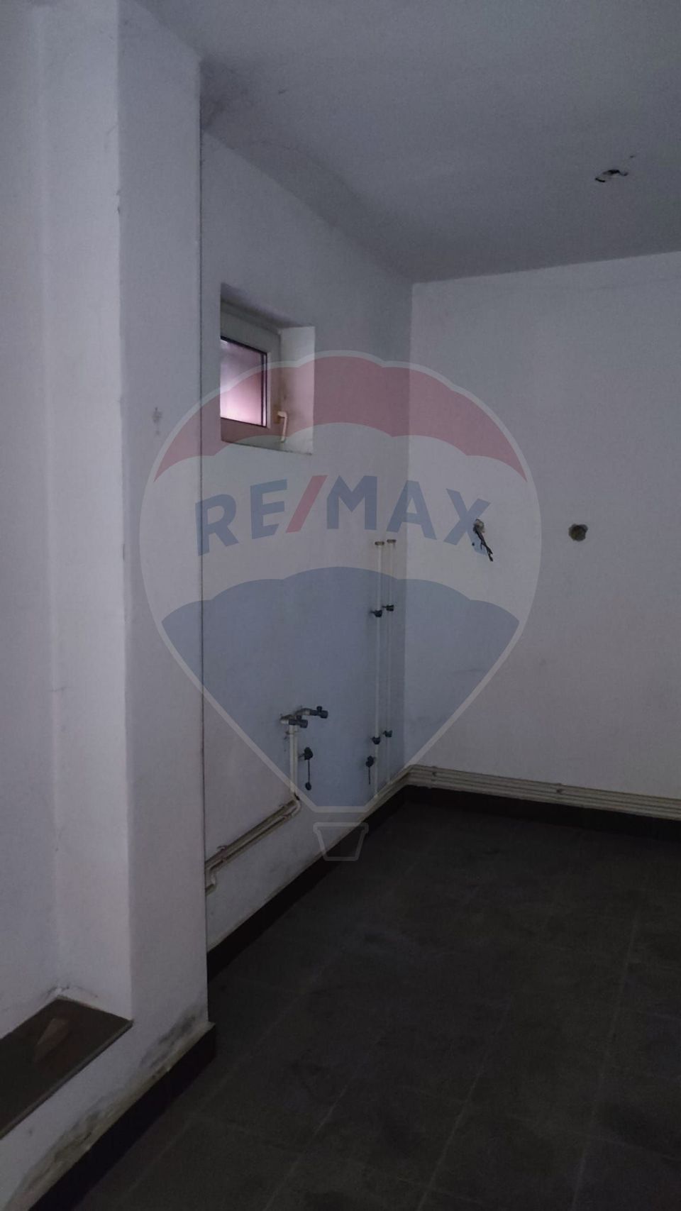 190sq.m Commercial Space for sale, Central area