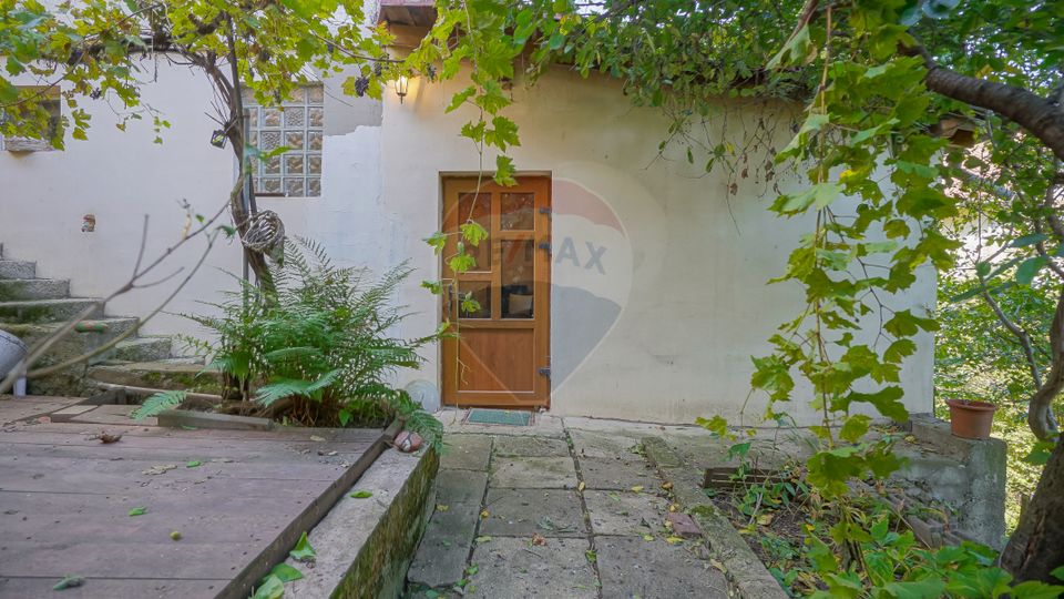 Corp de casă cu 2 apartamente și curte individuală, str. Făgetului