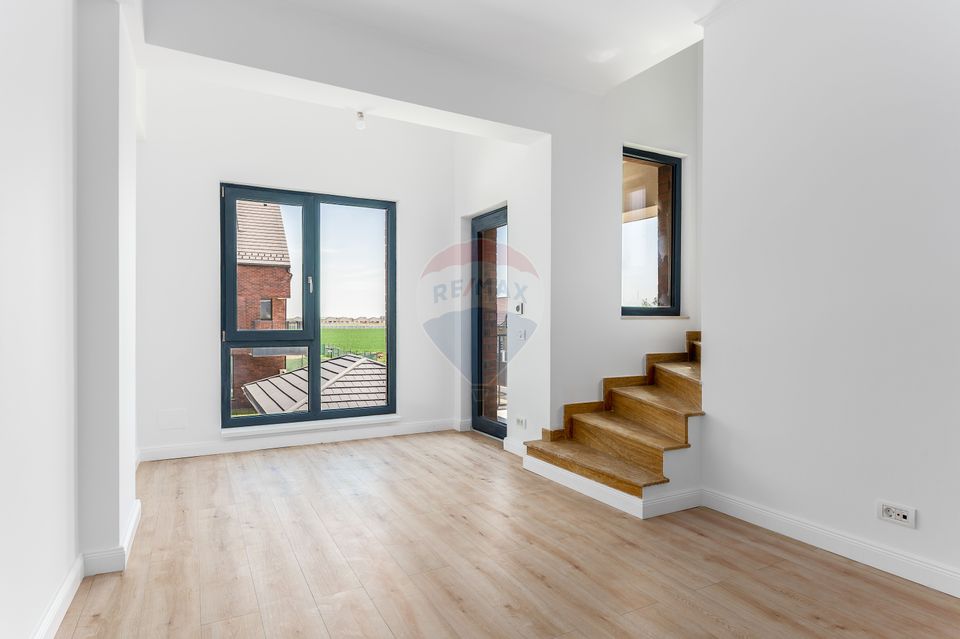 Vânzare Vilă cu 5 camere, curte si parcare de vânzare in TUNARI