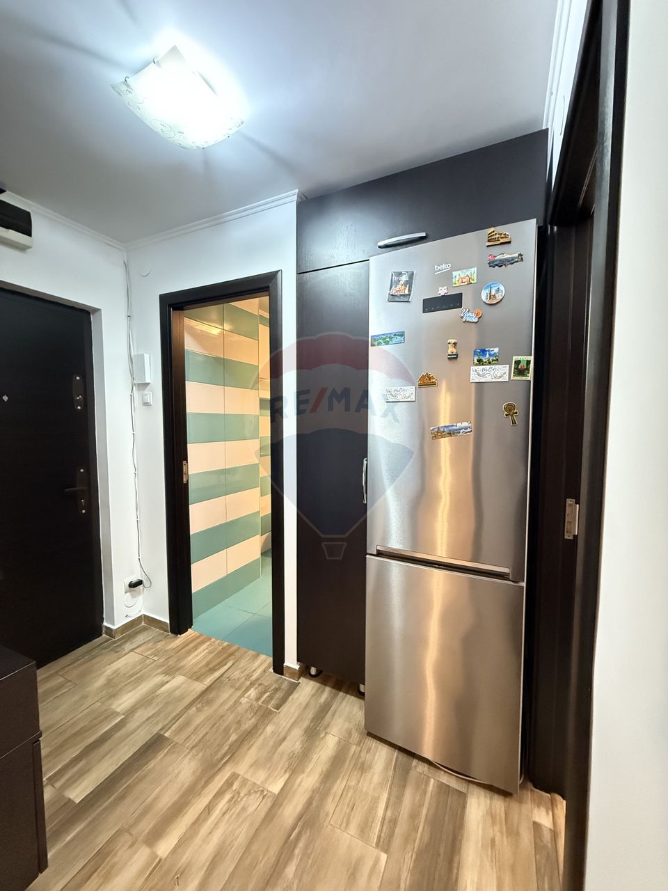 Apartament 2 camere cu loc de parcare de închiriat în zona Brancoveanu