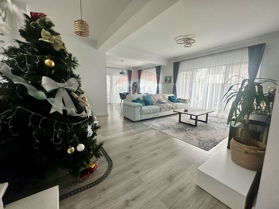 Vilă de vânzare - Tunari