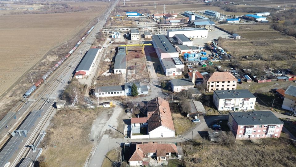 Industrial space of 17,000 sqm land plus industrial facilities