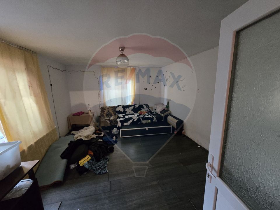 4 room House / Villa for sale, Periferie area