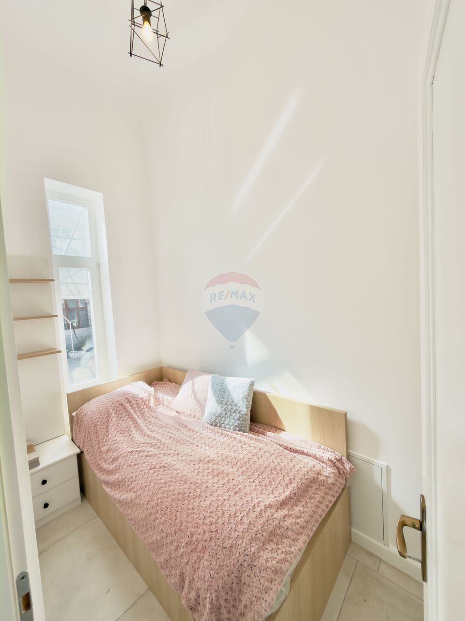 Apartament cu 2 camere de închiriat în zona Ultracentral